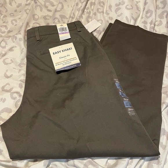 NWT Dockers easy khaki classic fit 38/29 - Picture 1 of 7